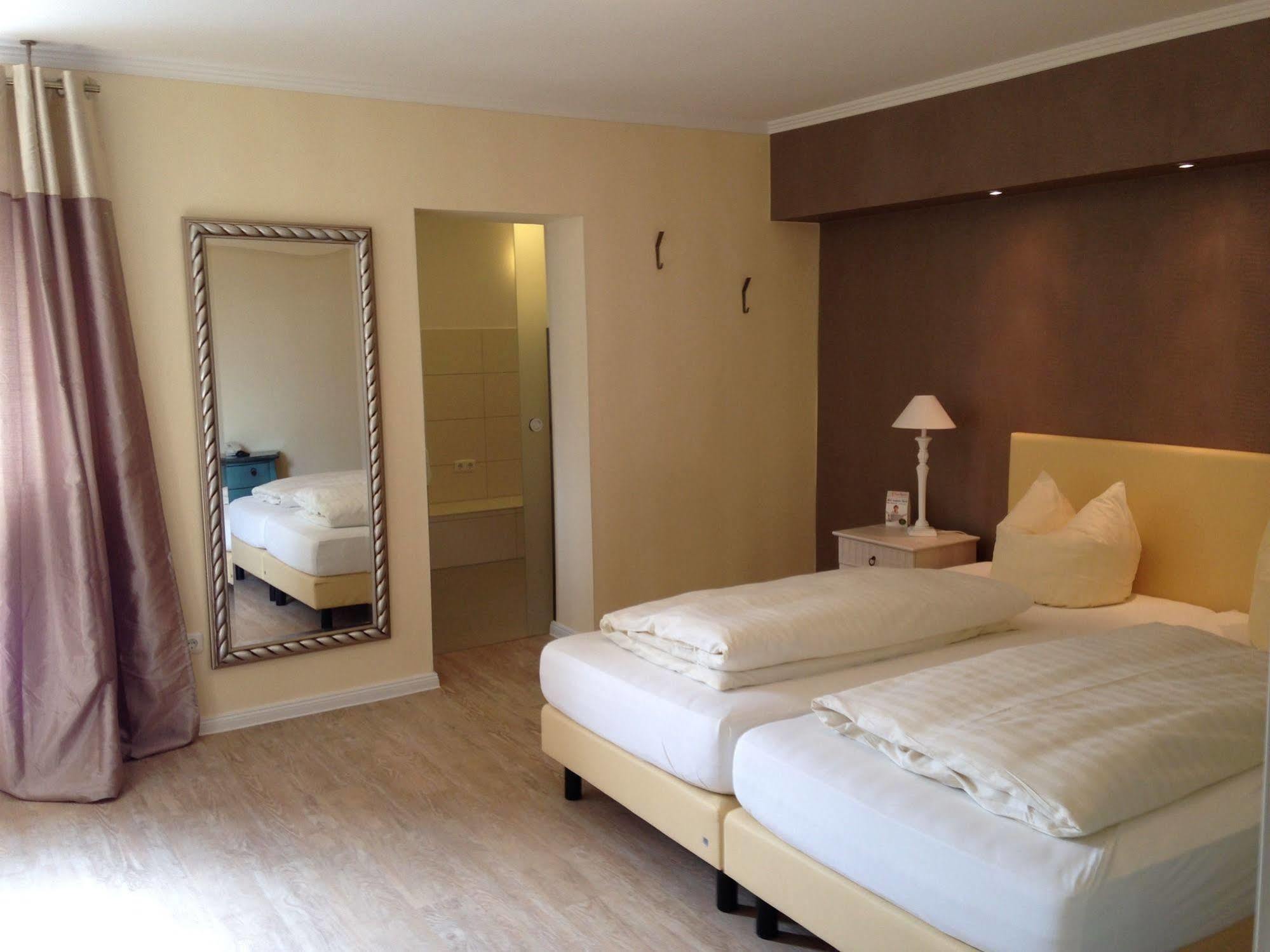 Landhotel Franck Garni Brietlingen Extérieur photo